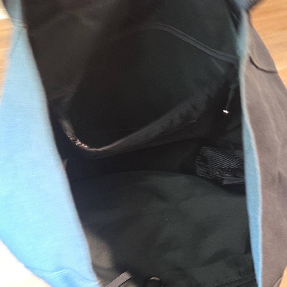 Lululemon Athletica Gray Shoulder Bag - Picture 6 of 7